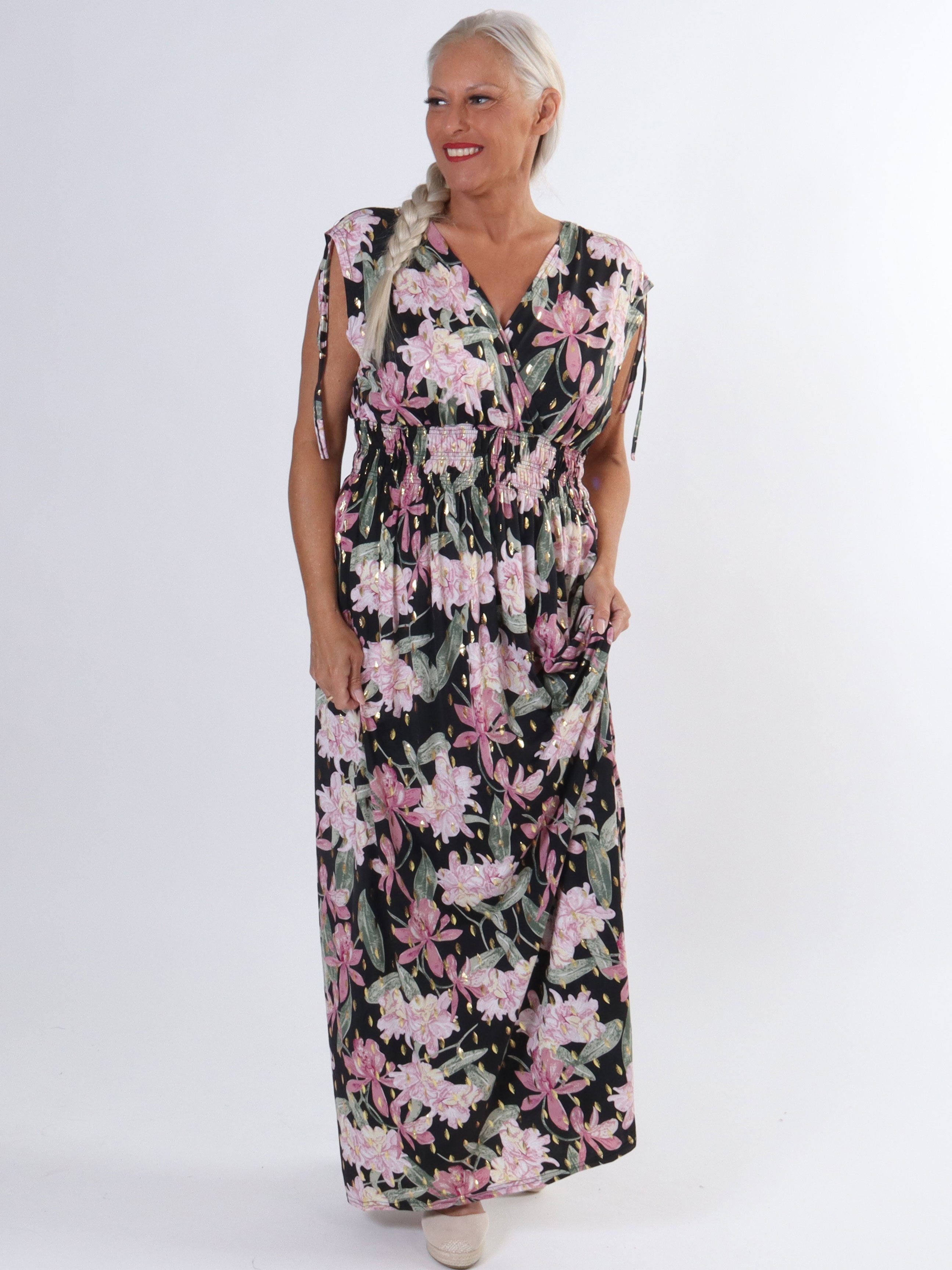 Pams Flower Sleeveless - Lang blomstret plus size kjole i krølfrit stof